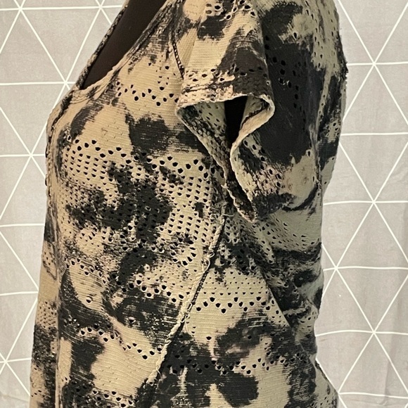 We the free women’s shirt - Picture 12 of 12